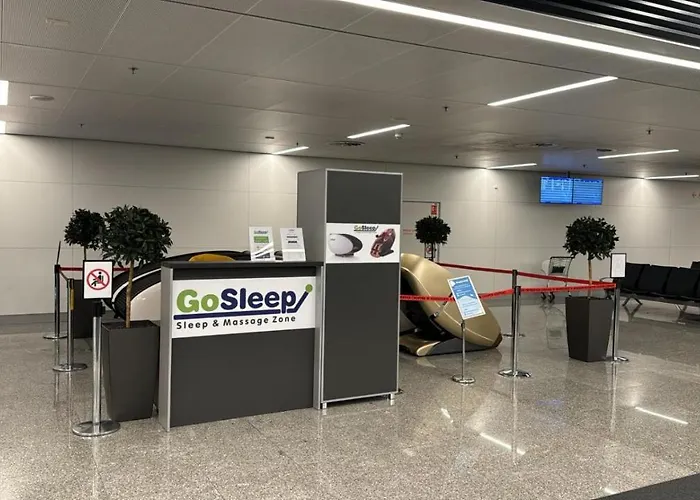 Kapszulahotel Sleeping Pods Gosleep - Inside Of Chopin Airport, Non Schengen Restricted Zone After Passport Control, Near Gate 2n *