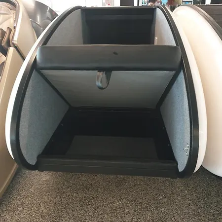 Sleeping Pods Gosleep - Inside Of Chopin Airport, Non Schengen Restricted Zone After Passport Control, Near Gate 2n Kapszulahotel