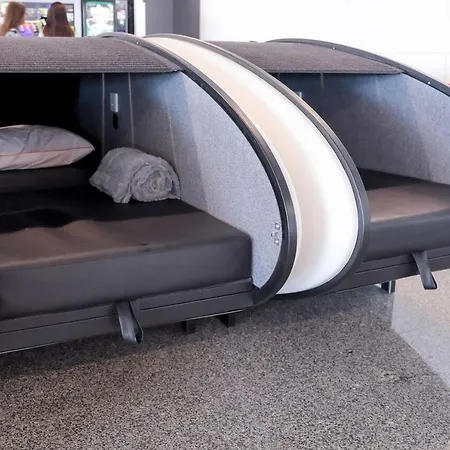 Kapszulahotel Sleeping Pods Gosleep - Inside Of Chopin Airport, Non Schengen Restricted Zone After Passport Control, Near Gate 2n *